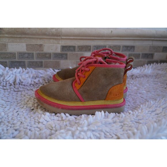 UGG Neumel II Suede Taupe Pink Chukka Boots Little Girl’s Size 11 - Picture 4 of 8